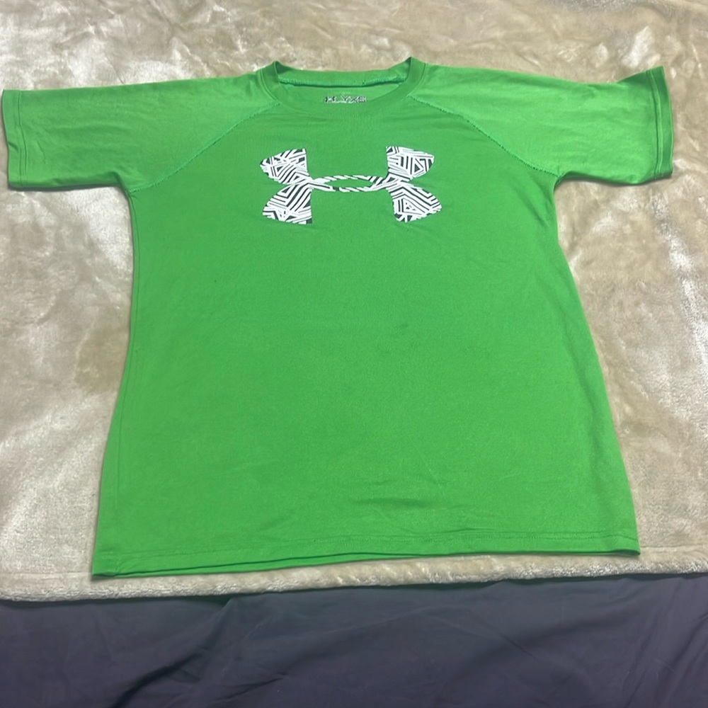 UNDER ARMOUR boy’s shirt . YOUTH XS 6-8